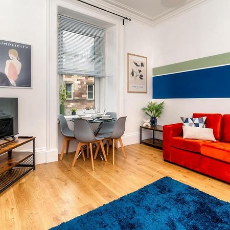 Cosy Retreat - Charming 2-Bed Apartment Greenock Extérieur photo