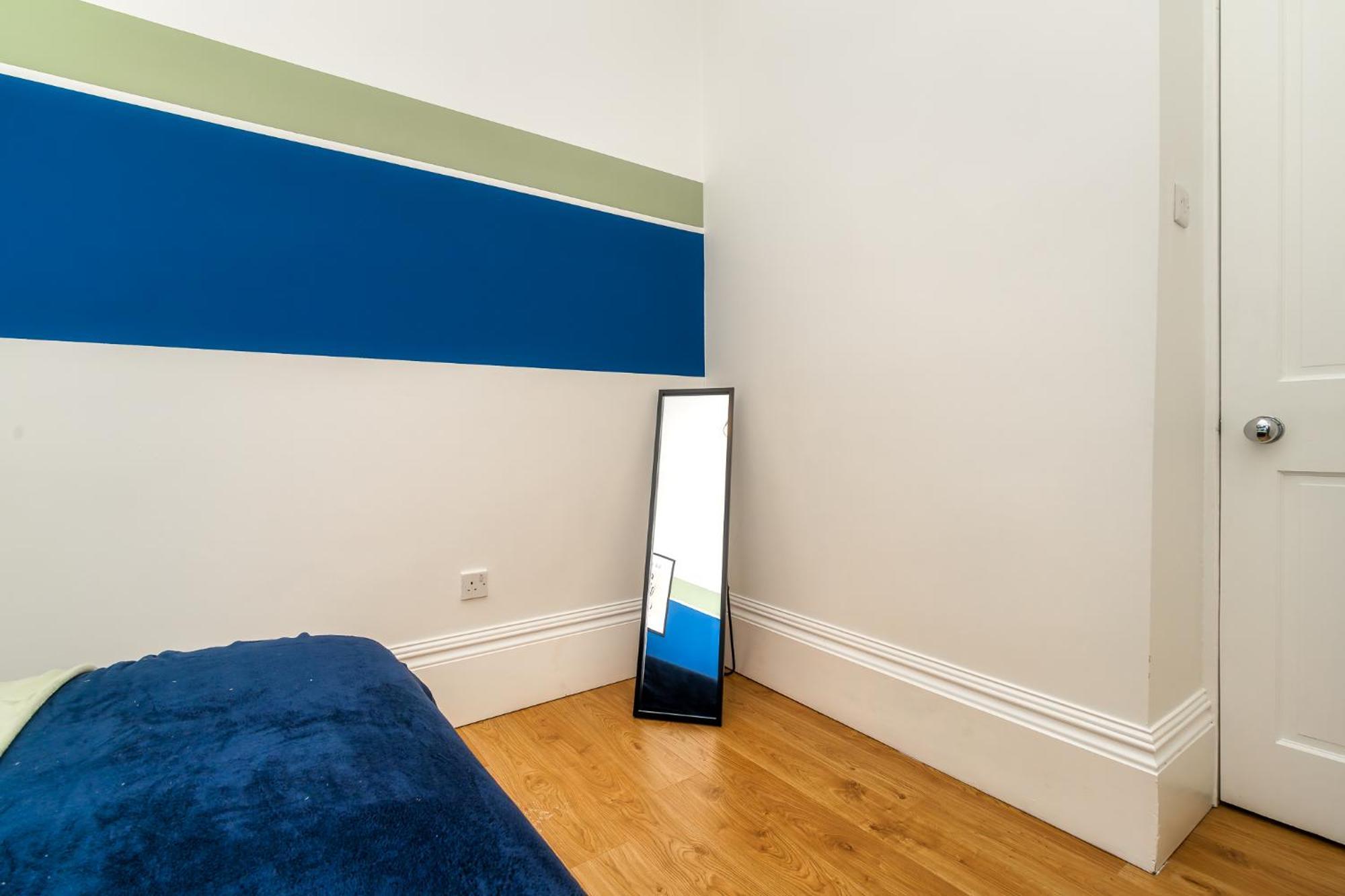 Cosy Retreat - Charming 2-Bed Apartment Greenock Extérieur photo