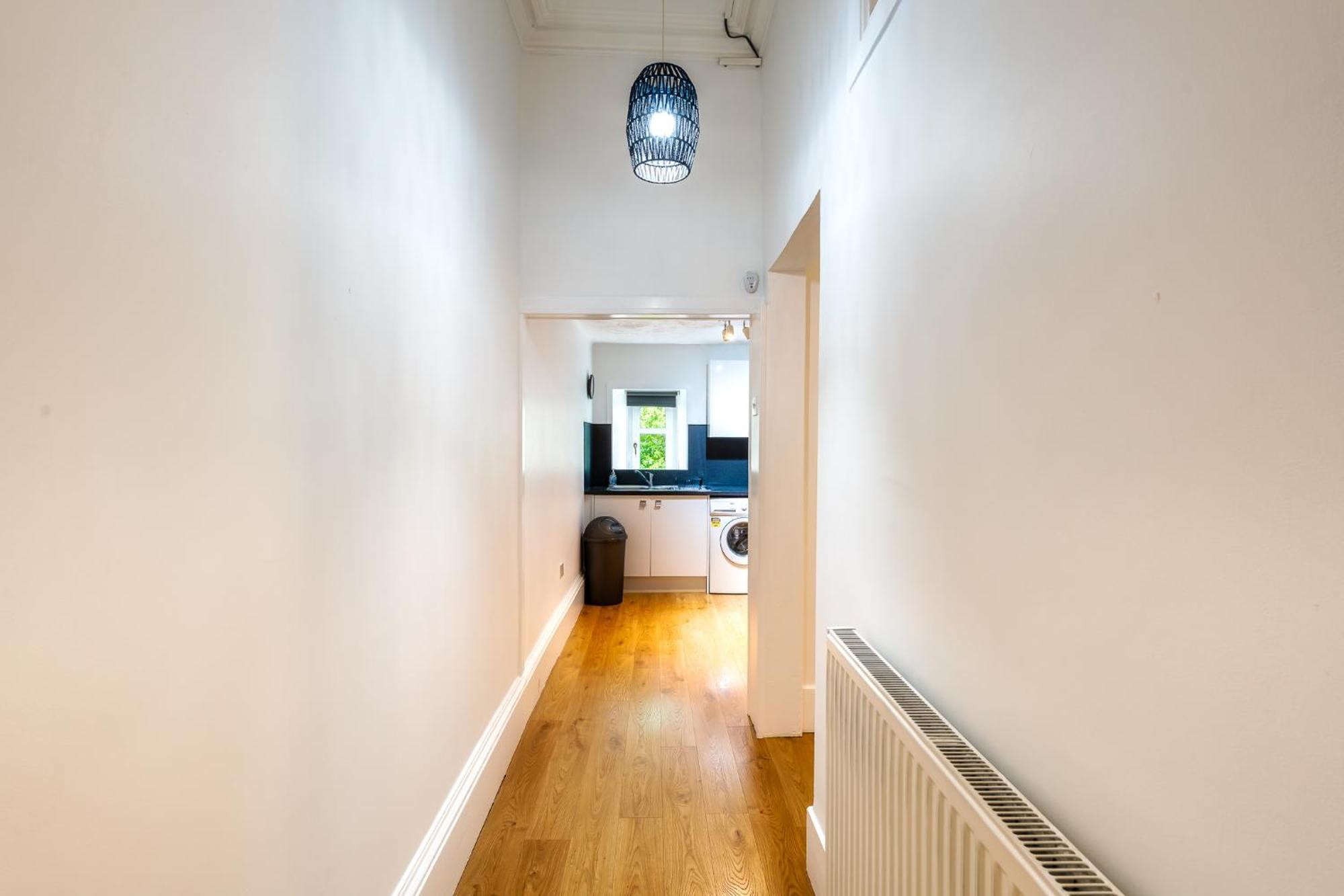 Cosy Retreat - Charming 2-Bed Apartment Greenock Extérieur photo